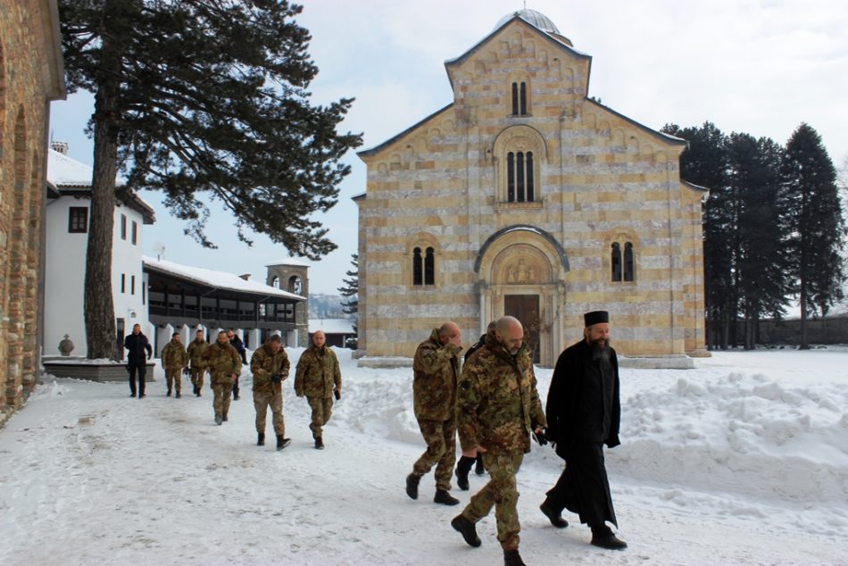 Il generale Zauner visita il monastero di decane