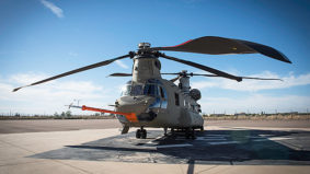 le nuove pale in fibra composita per il Chinook (foto Boeing)