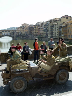 GERMOGLI PH 23-04-06 FIRENZE RIEVOCAZIONE STORICA LIBERAZIONE DI FIRENZE 1944 AMERICANI INGLESI TEDESCHI PARTIGIANI MILITARIA