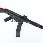 GERMOGLI PH : 9 GIUGNO 2017 FIRENZE ARMI SECONDA GUERRA MONDIALE FUCILE MITRAGLIATORE STG44 TEDESCO