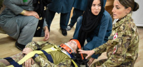 primo soccorso polizia afgana (foto Aeronautica Militare)