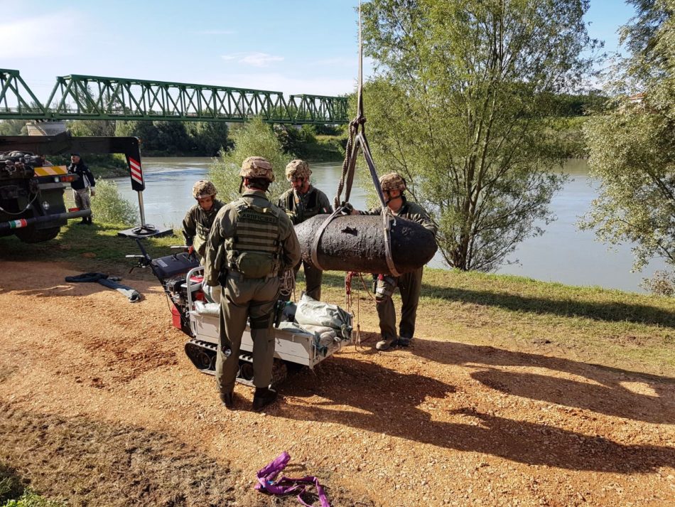 Bonifica Legnago artificieri Folgore eod (foto Esercito Italiano)