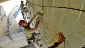 Gli alpini mettono in sicurezza ingegneri Usa a Mosul (foto Stato Maggiore Difesa)