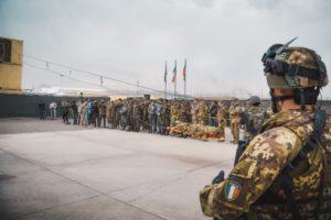 Alpini addestrano truppe afgane (foto Stato Maggiore Difesa)