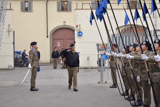 onori al Comandante Logistico dell'Esercito