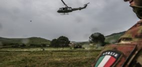 VITERBO ESERCITAZIONE CAEX AVIATION EXERCISE CAEX I 2018 AVIAZIONE DELL' ESERCITO ITALIANO FANTERIA AEREOMOBILE MINISTERO DELLA DIFESA SOLDATI MILITARI ARMI ARMAMENTI STRADE SICURE ELICOTTERI