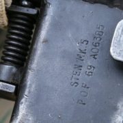 Le armi della seconda guerra mondiale Sten silenziato Armymag machine gun sten ww2