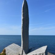 D-day La Pointe du Hoc con i suoi bunker e il cippo commemorativo