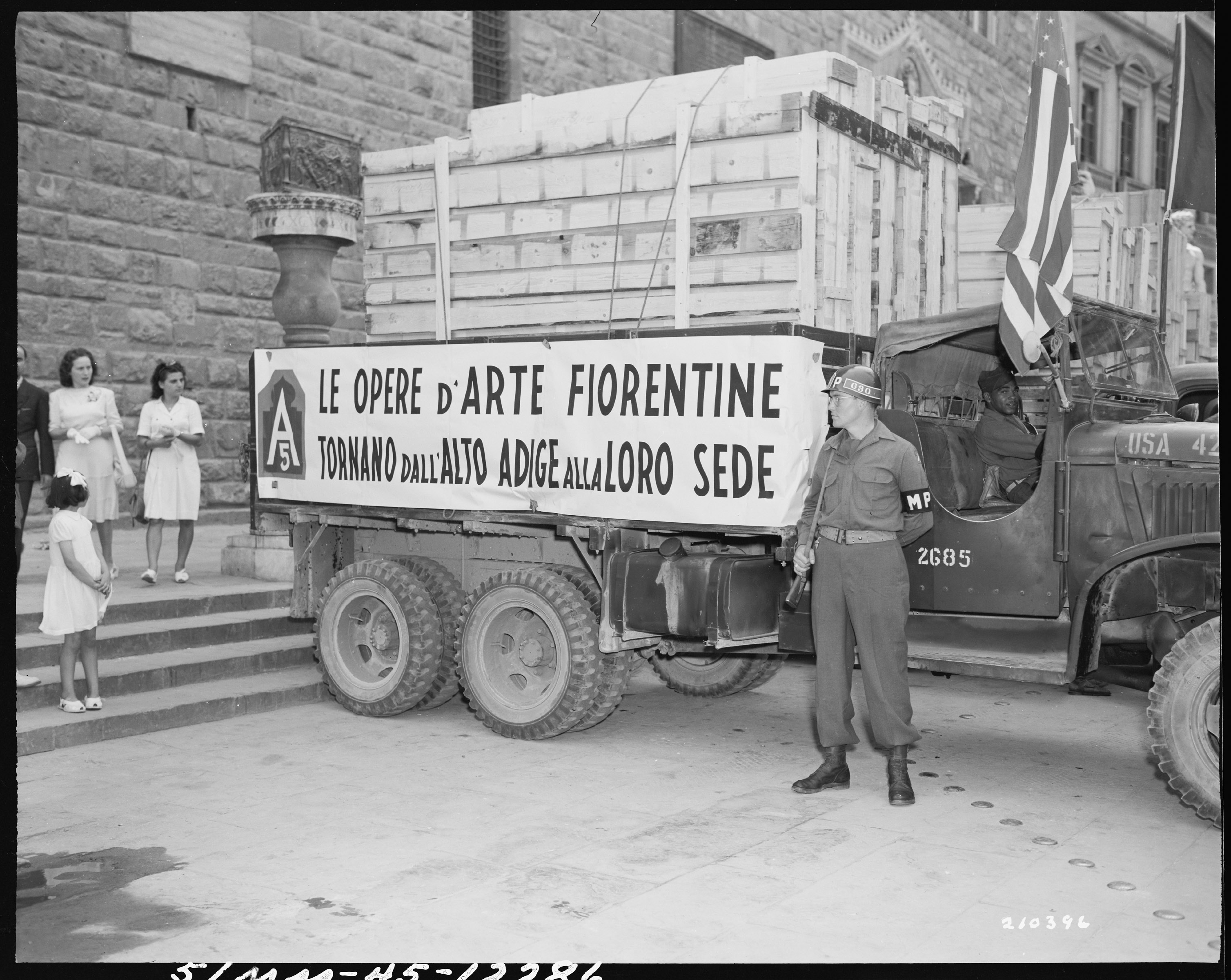 Le opere d'arte italiane restituite dall'Us Army (ph National Archives)