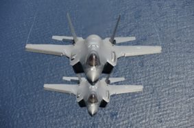 F35 dell'Aeronautica Militare schierati a Decimomannu (foto Aeronautica Militare)