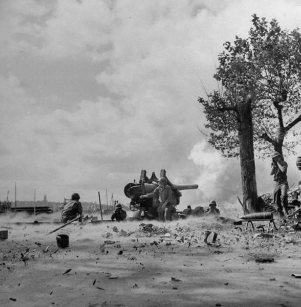 Il bombardamento di Cézembre (foto Us Army)