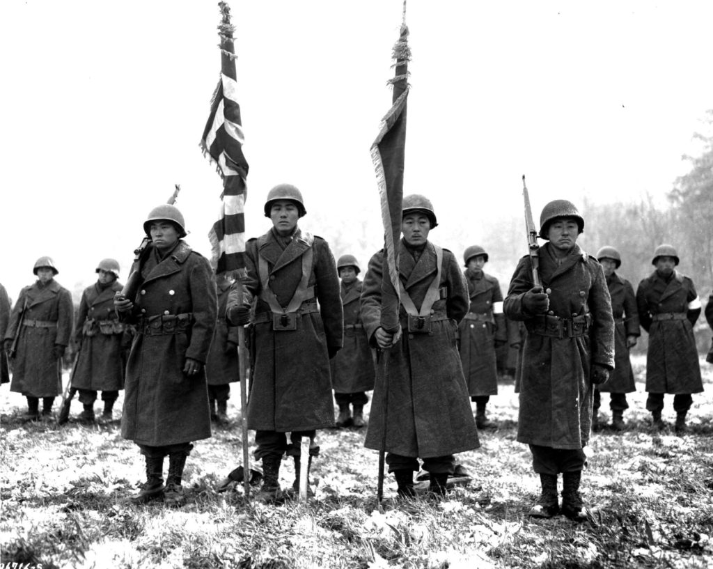 Soldati del 442° reggimento (ph US Army Signal Corps)