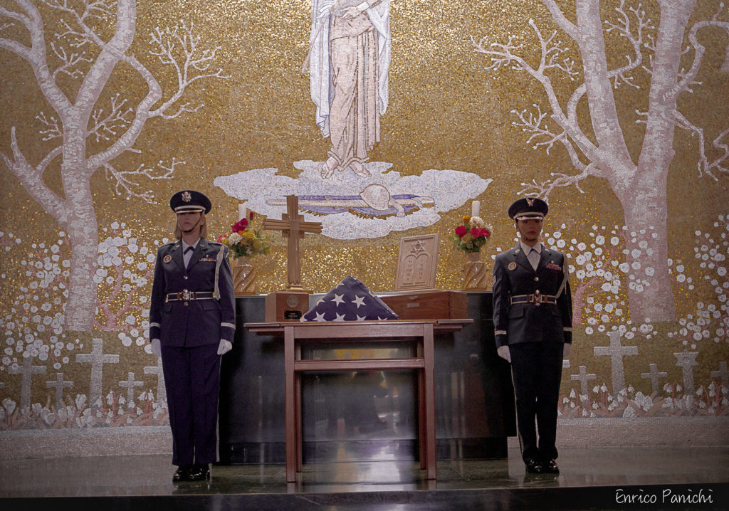 Cerimonia funebre ai cimitero Usa di Firenze per il pilota della ww2 Loren Hintz (foto Enrico Panichi)