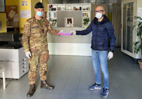 Istituto Cellini consegna Pc Esercito