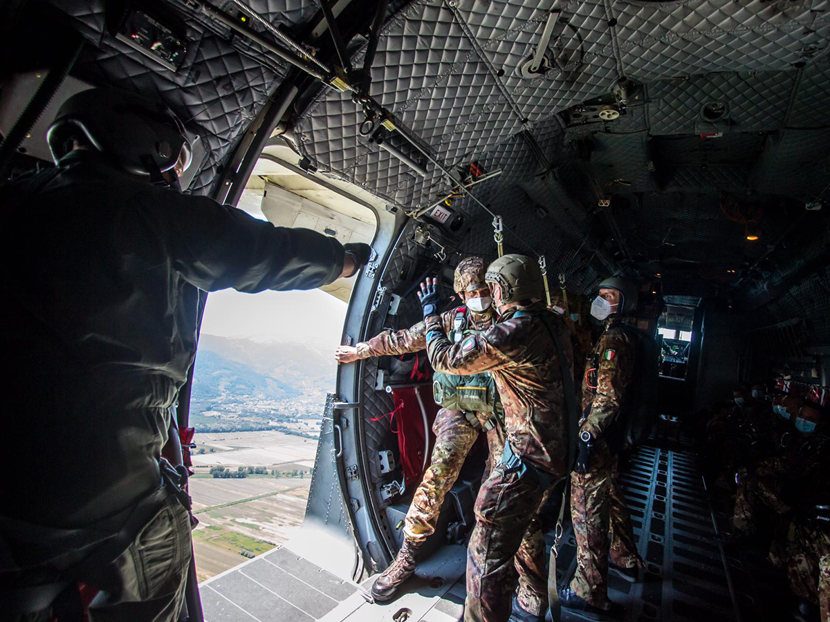 Capar, corso per paracadutisti folgore (foto Esercito Italiano)