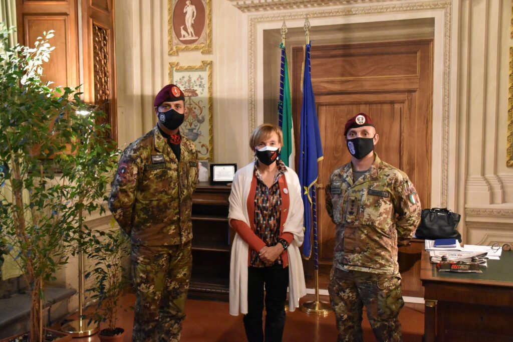 Il reggimento Nembo al comando di Strade Sicure