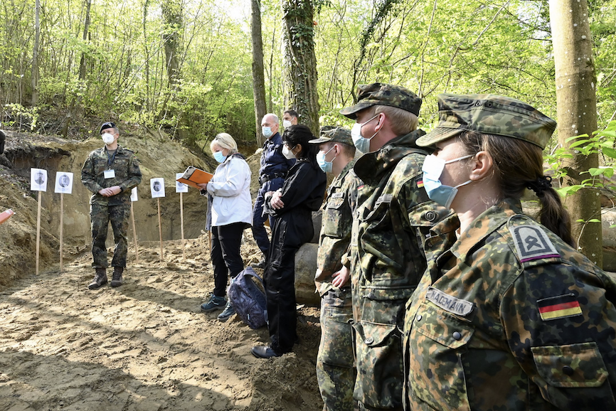 Operazioni di ricerca al tunnel Winterberg (ph Uwe Zucchi für Voksbund.de)