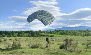 swift response 2021 per I paracadutisti del Nembo (foto Esercito Italiano)