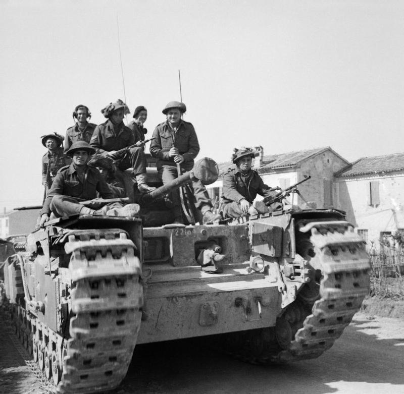 Alfonsine: Soldati della brigata ebraica su un carro Churchill (Iwm - Wikimedia commons)