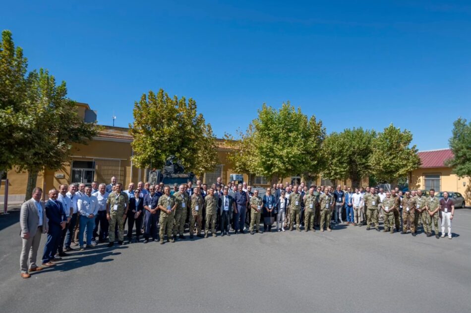 Sistemi terrestri e aerei senza equipaggio impegnati nella dimostrazione del programma europeo CUGS.